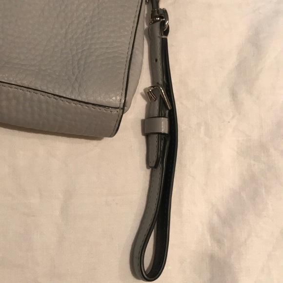 Warhol inspired $, hand painted on wristlet NWOT - Picture 5 of 5